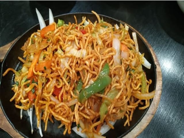 Noodle Stir-Fry (Half Tray).