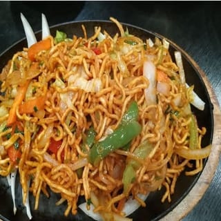 Noodle Stir-Fry With Chicken(Full Tray)